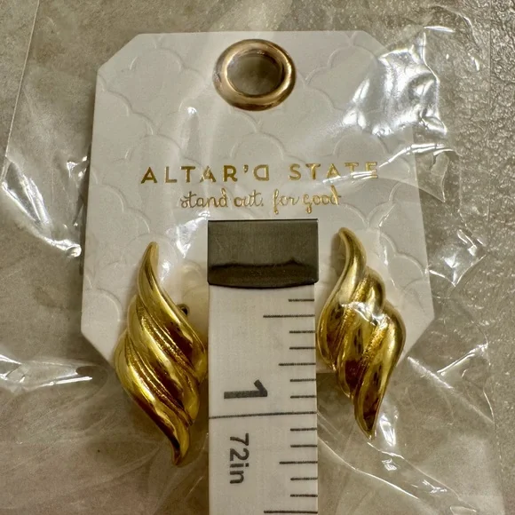 NWT Altar’d State 18K Gold Ribbed Wing Earrings - Picture 4 of 5